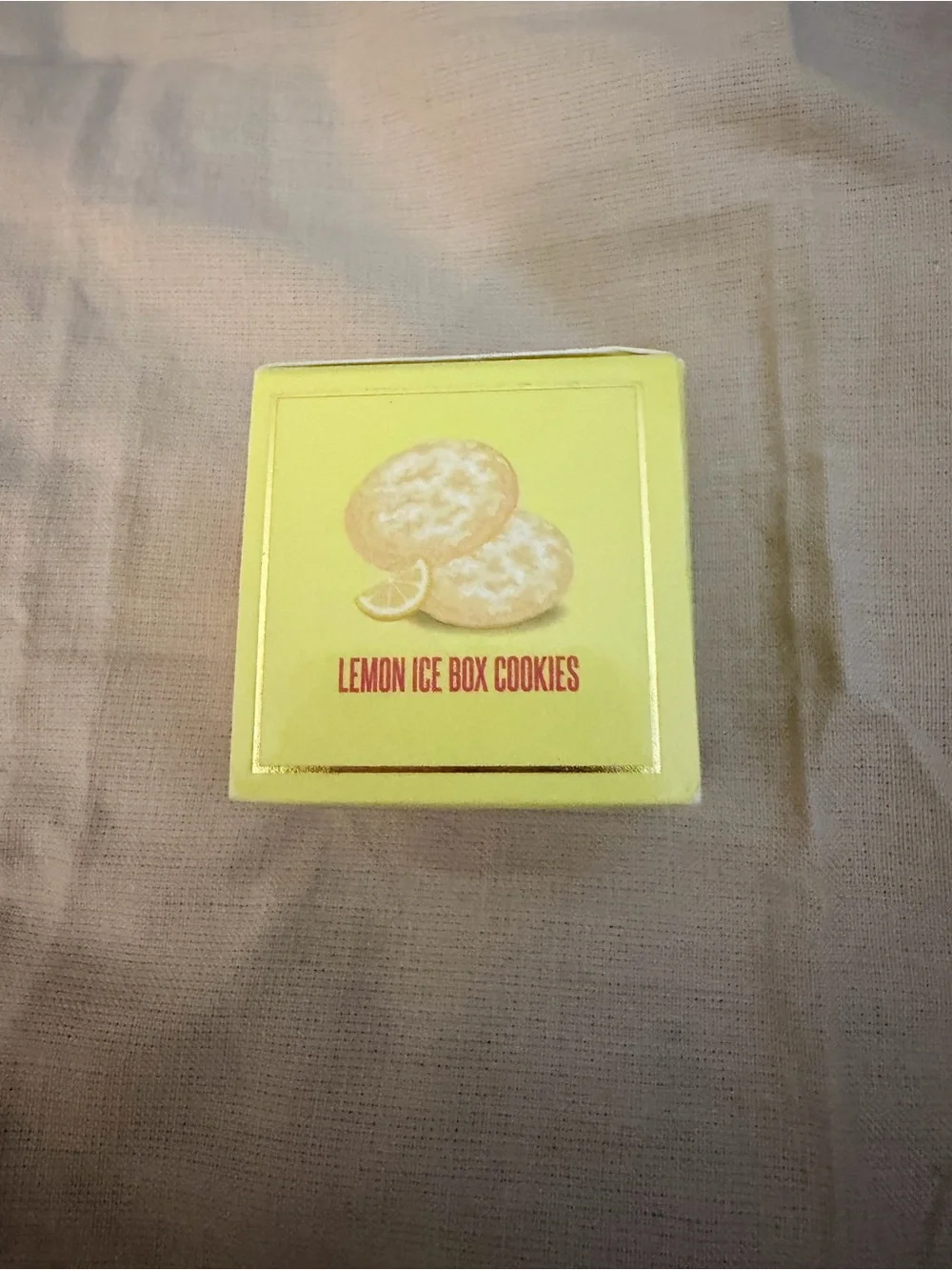Jeffree Star Cosmetics Lemon Ice Box Cookies Velour Lip Scrub